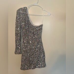 Elegant One-Shoulder Sequin Dress